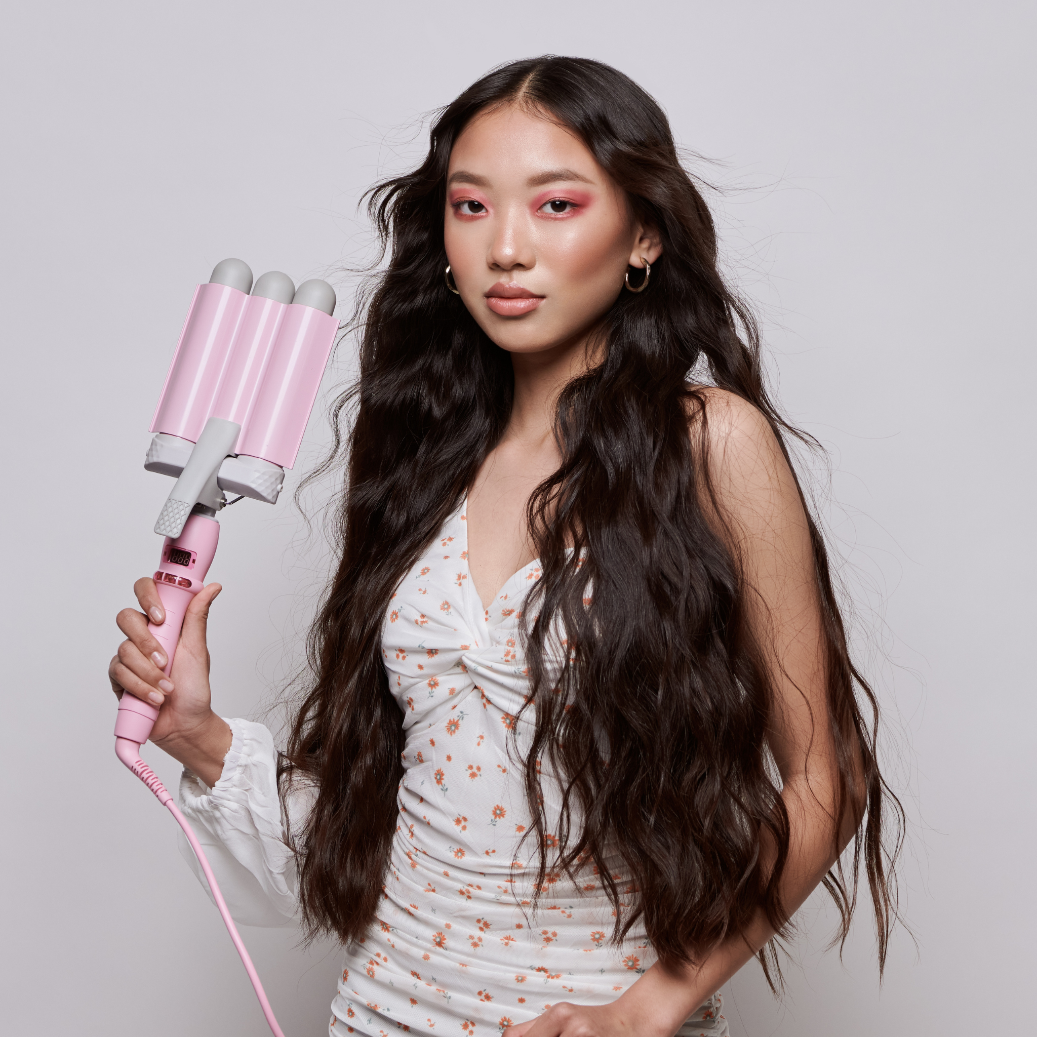 Results of the Mermade PRO Hair Waver - 32mm Pink on model