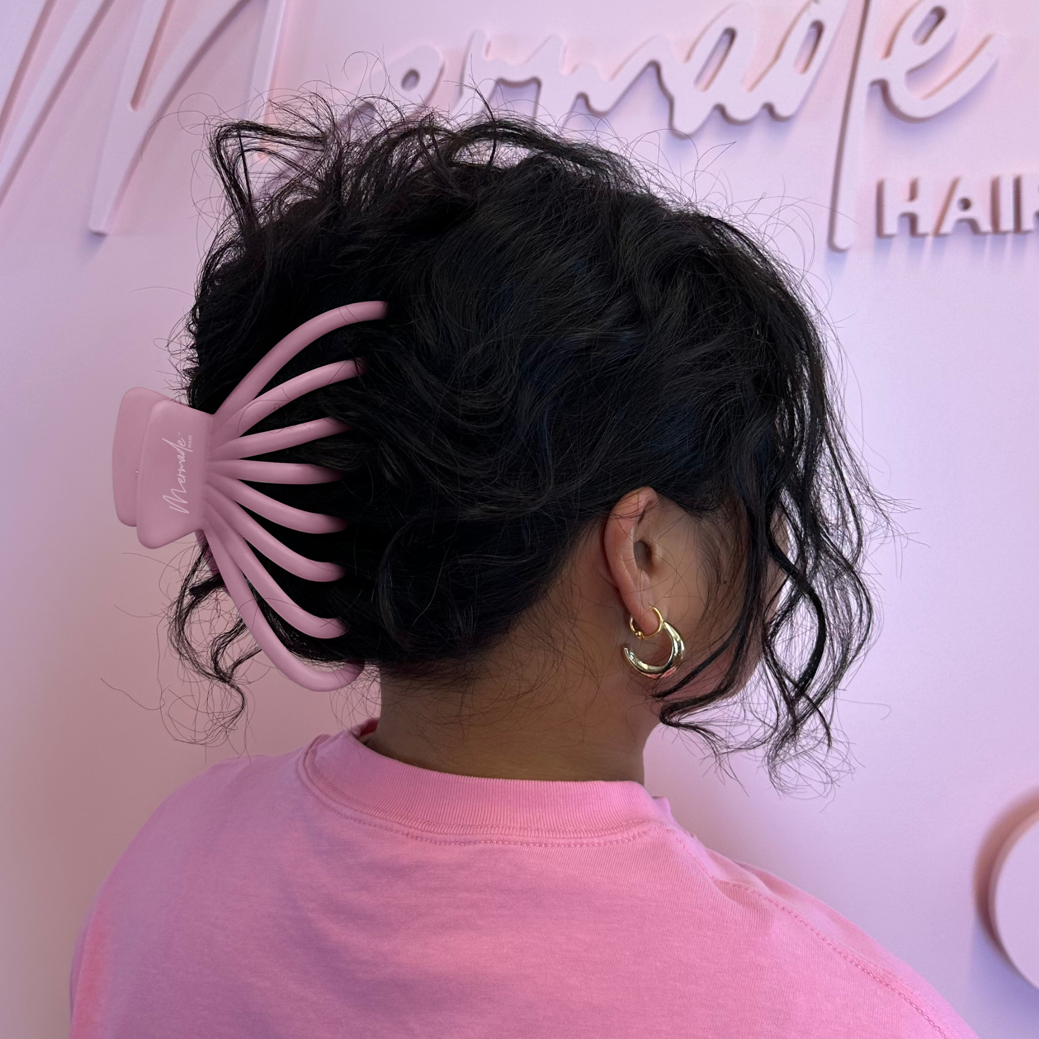 Model using the Mermade Hair Octopus Clip in pink