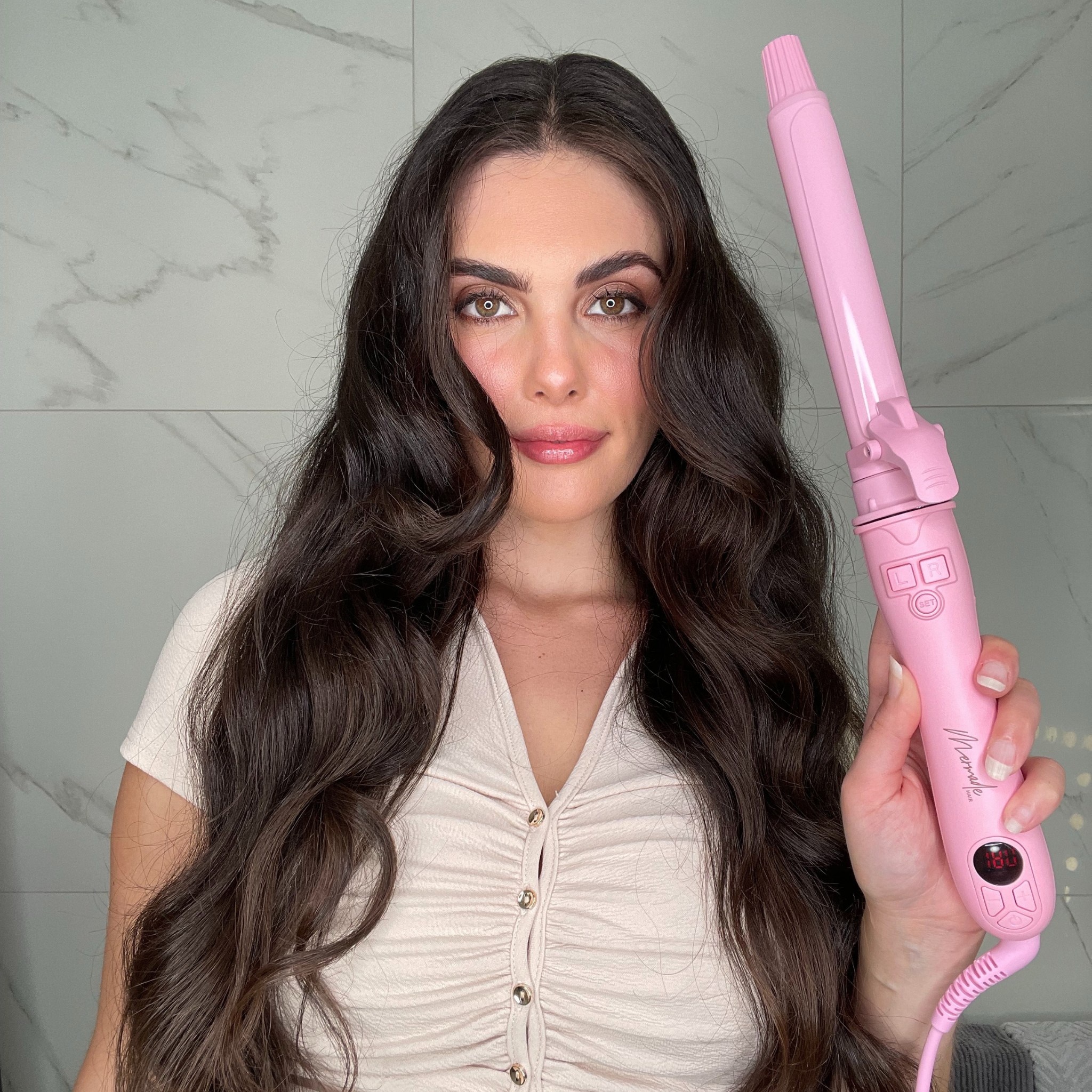 Model using the Mermade Hair Spin - Pink