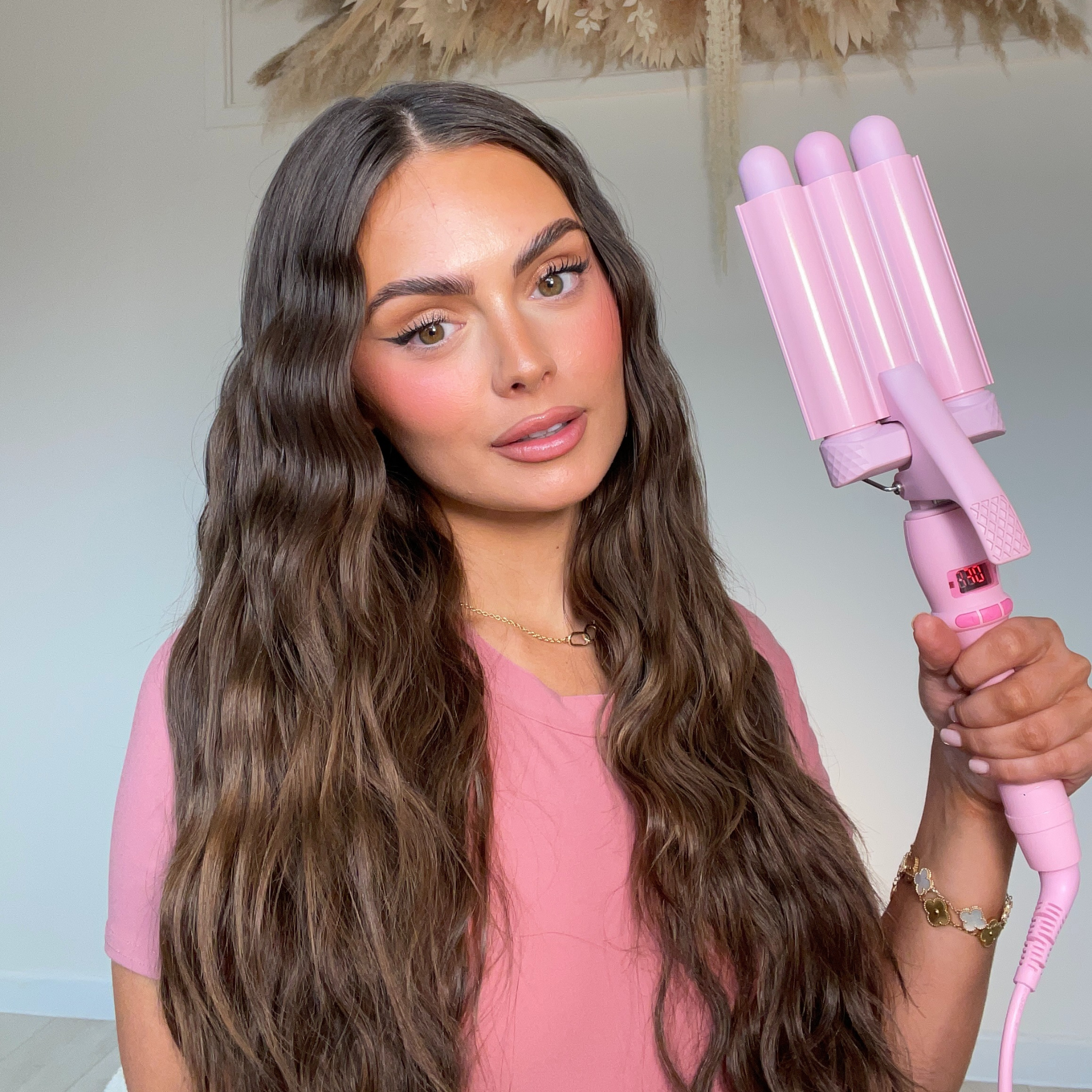 Model using the Mermade PRO Mini Hair Waver - 25mm Pink