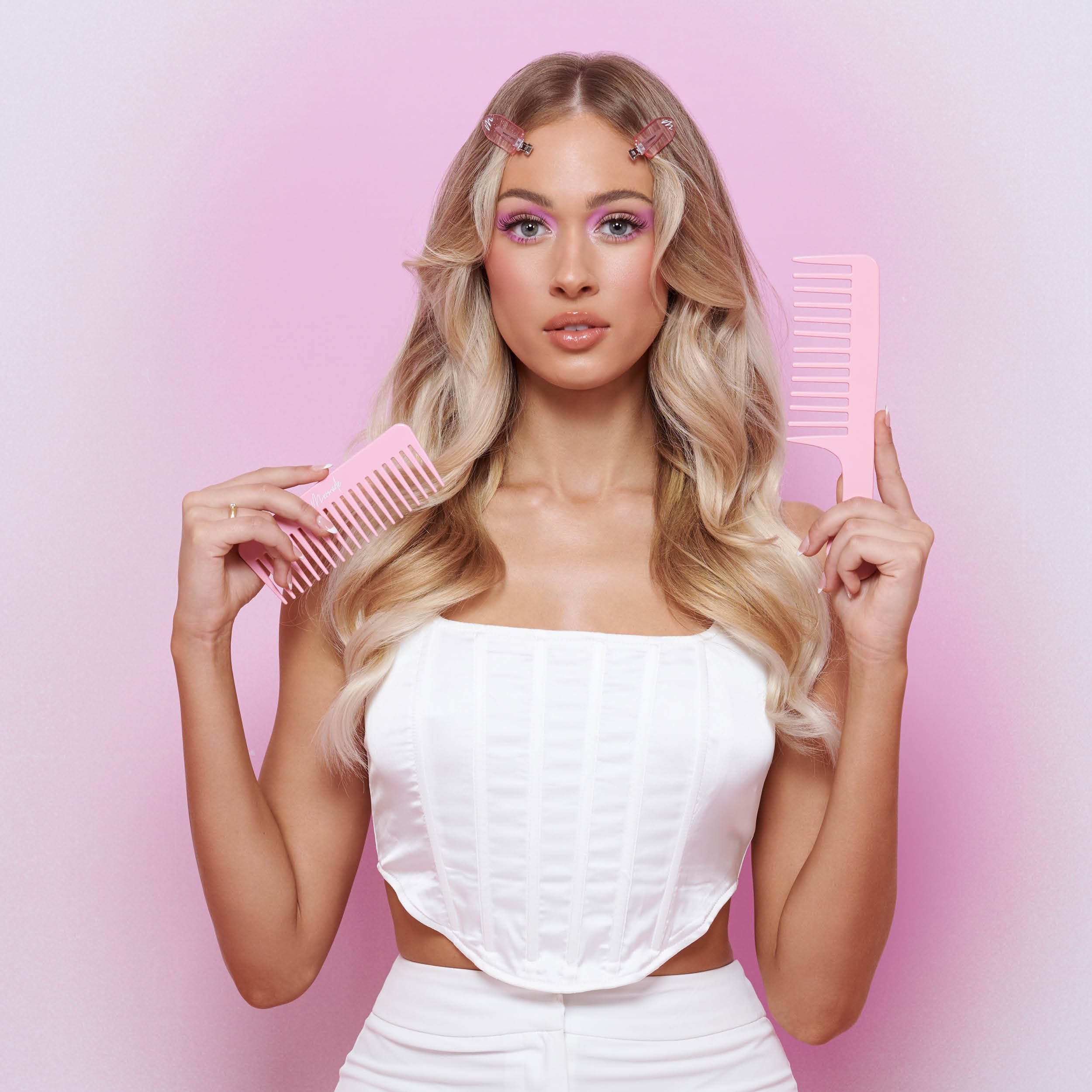 Model using Mermade Hair Detangle Comb in Pink